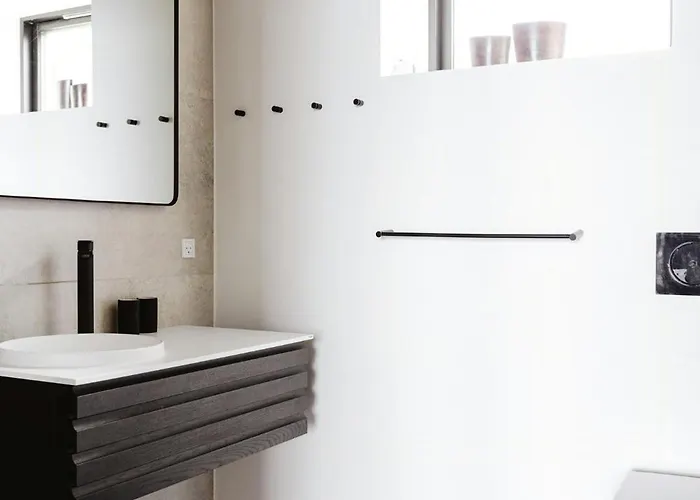 Enjoy The Panoramic View From First Row On Helnaes 펜션 *